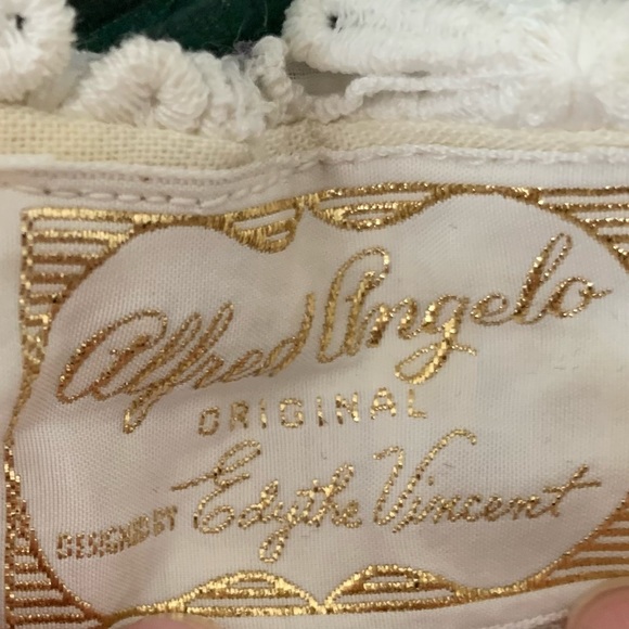 Vintage Wedding Dress- 1960s Alfred Angelo designed by Edythe Vincent 27”W 36”H - Picture 2 of 12